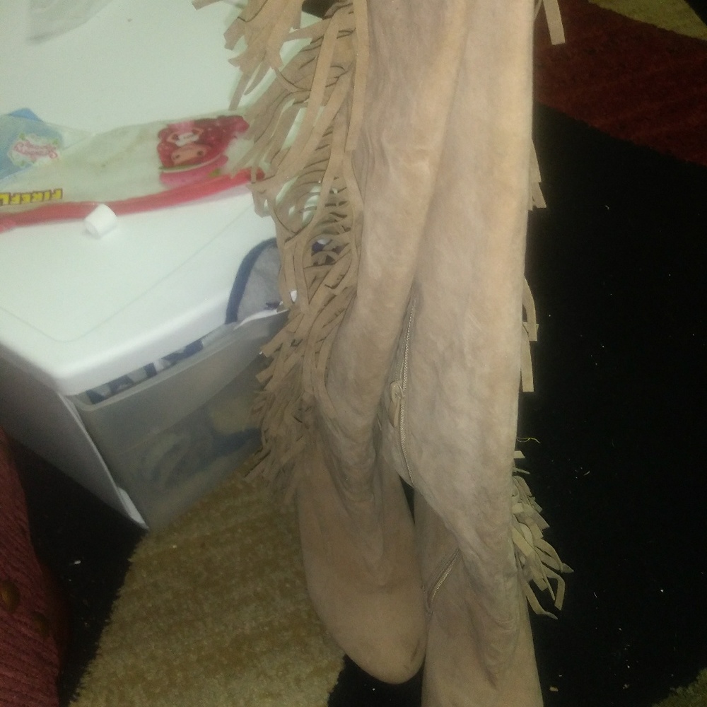 Boots - Picture 2 of 3